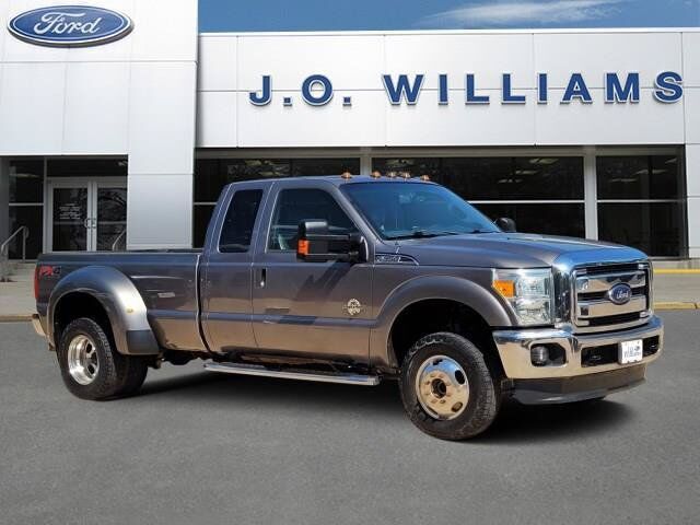 2014 Ford Super Duty F-350 DRW Lariat — photo 1 of 1