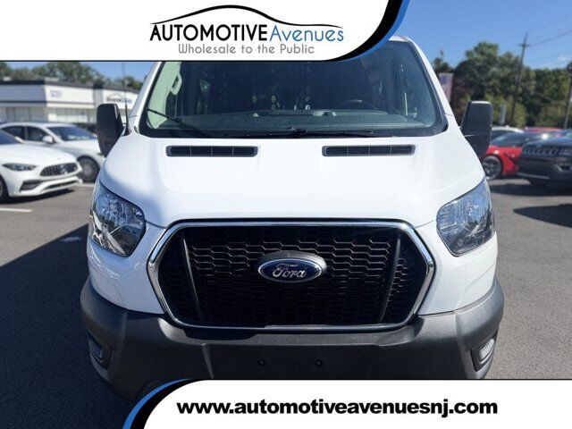 2025 Ford Transit Cargo Van T-250 130'' Low Rf 9070 GVWR RWD w/ Exterior Upgrade Pkg