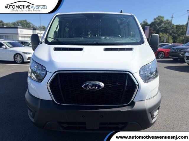 2025 Ford Transit Cargo Van T-250 130'' Low Rf 9070 GVWR RWD w/ Exterior Upgrade Pkg