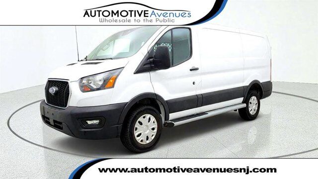 2025 Ford Transit Cargo Van T-250 130'' Low Rf 9070 GVWR RWD w/ Exterior Upgrade Pkg