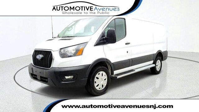 2025 Ford Transit Cargo Van T-250 130'' Low Rf 9150 GVWR RWD w/ Exterior Upgrade Pkg