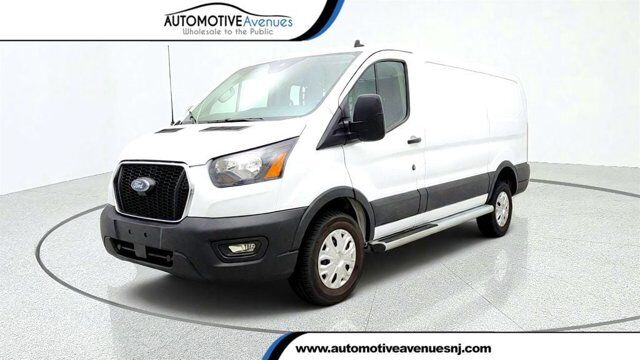 2025 Ford Transit Cargo Van T-250 130'' Low Rf 9070 GVWR RWD w/ Exterior Upgrade Pkg