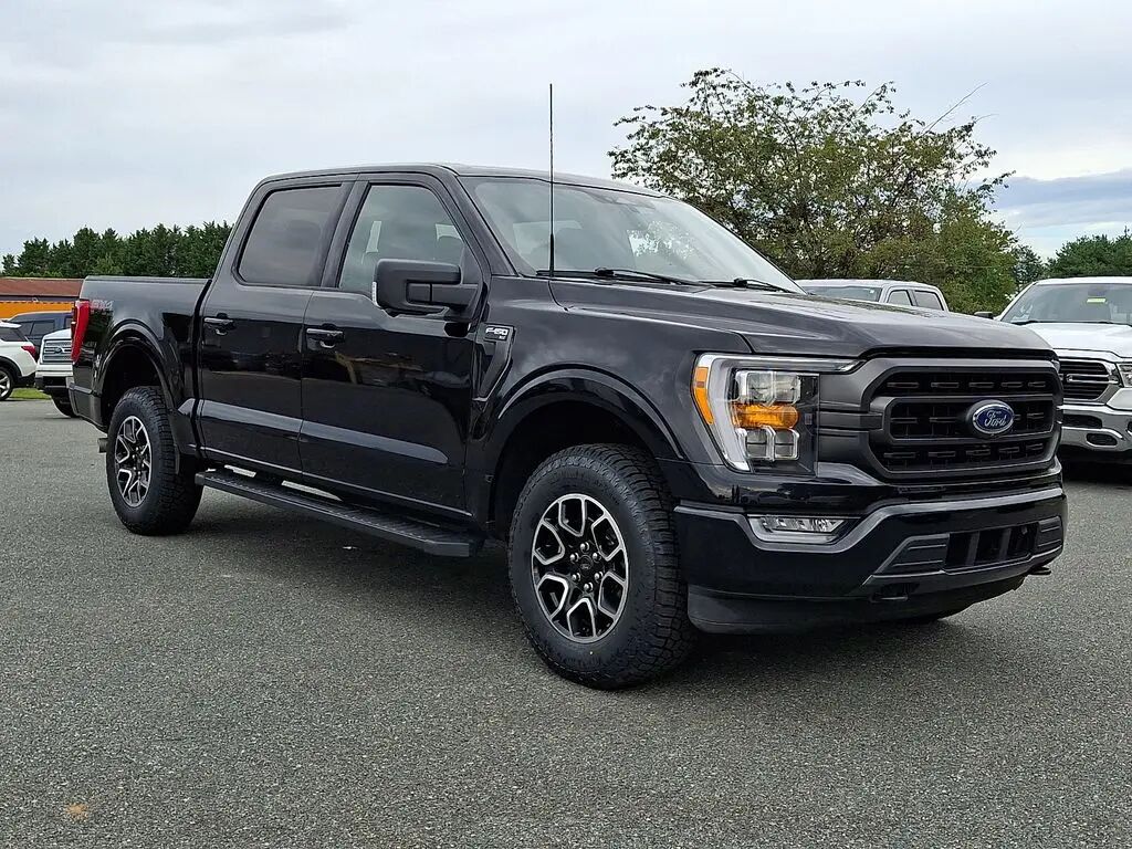 2023 Ford F-150 Lariat — photo 1 of 13
