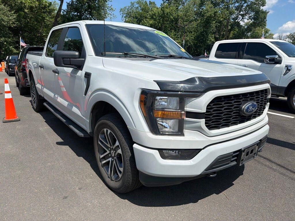 2023 Ford F-150 XL — photo 1 of 2