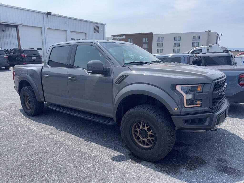 2018 Ford F-150 Raptor — photo 1 of 3