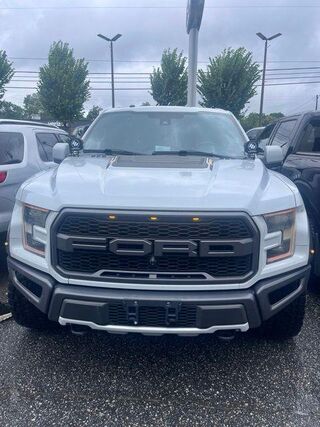 2017 Ford F-150 Raptor — photo 1 of 1