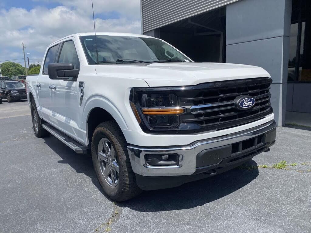 2025 Ford F-150 XLT — photo 1 of 2