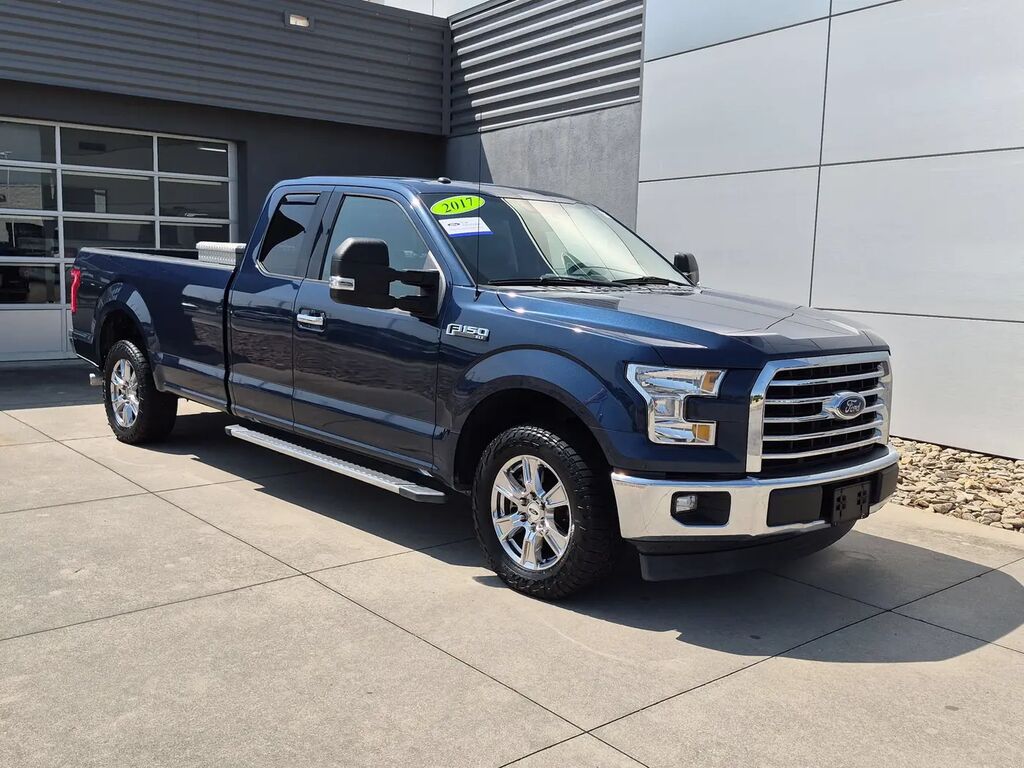 2017 Ford F-150 XLT — photo 1 of 13