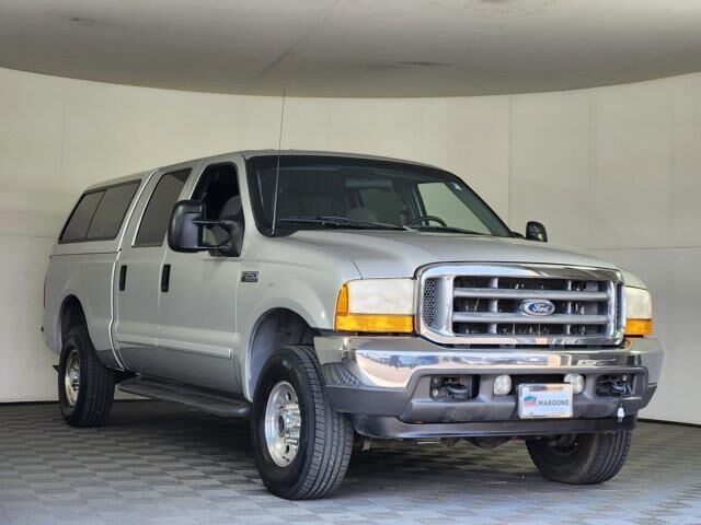 2001 Ford F-250 Super Duty Lariat — photo 1 of 13