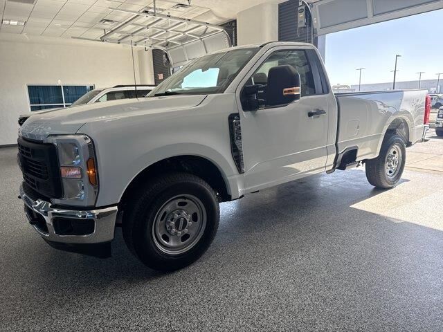 2025 Ford F-350 Super Duty XL