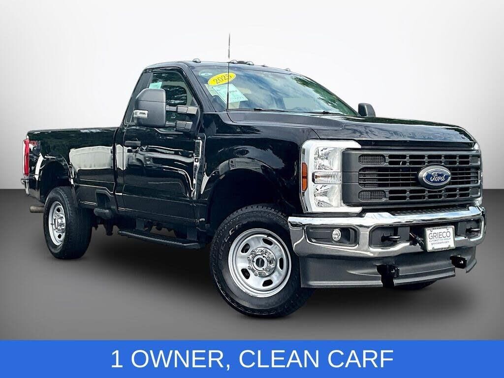 2025 Ford F-350 Super Duty XL — photo 1 of 1