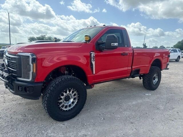 2025 Ford F-350 Super Duty XLT