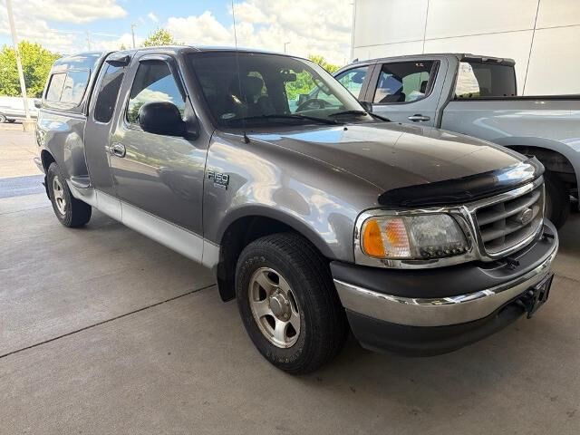 2003 Ford F-150 XLT
