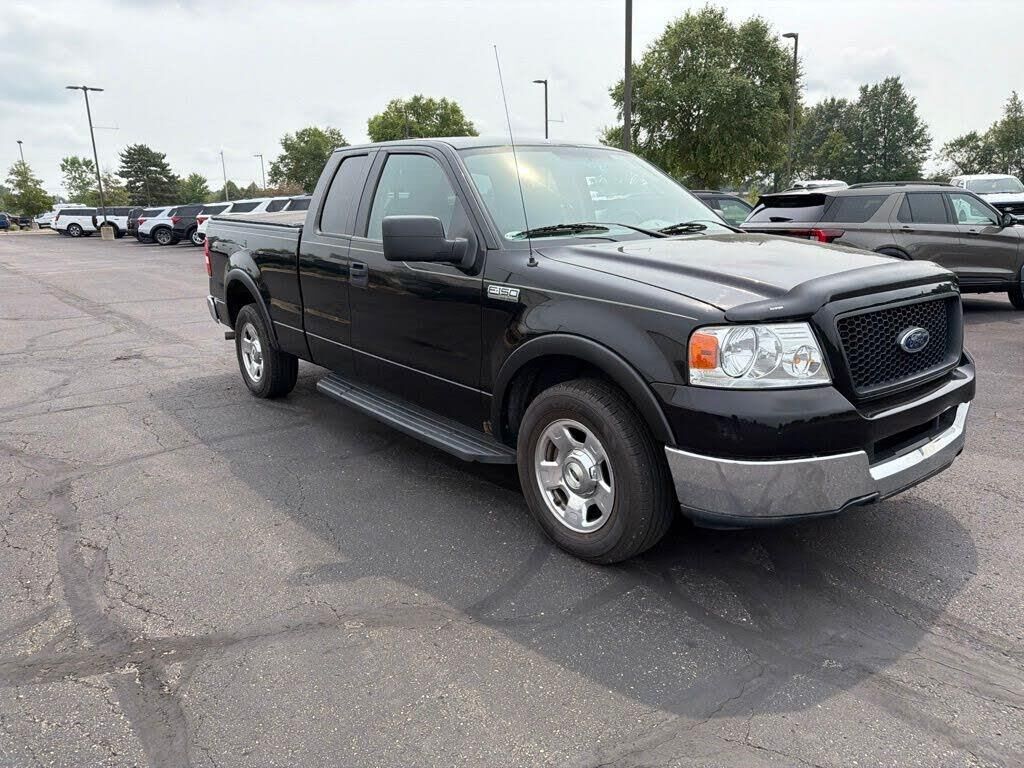 2004 Ford F-150 XL — photo 1 of 1