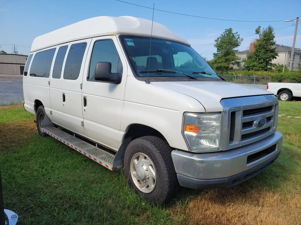 2012 Ford E-Series E-350 SD — photo 1 of 13