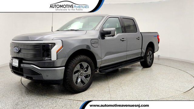 2022 Ford F-150 Lightning LARIAT 4WD SuperCrew 5.5' Box w/ Co-Pilot360 Active 2.0