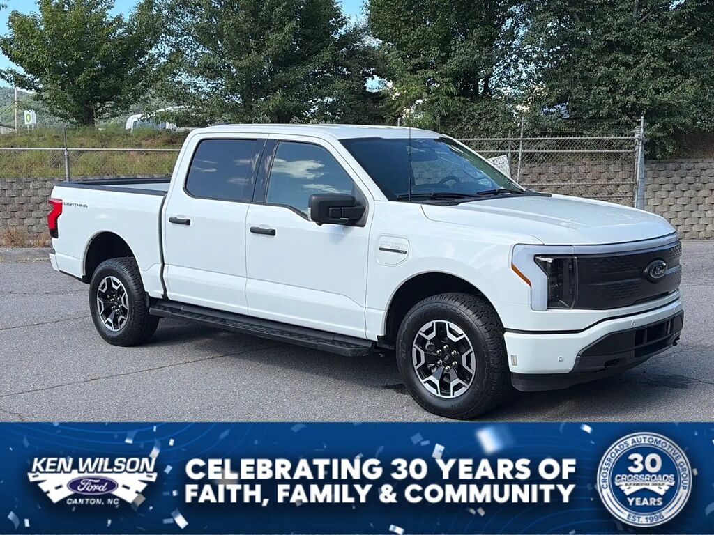 2023 Ford F-150 Lightning XLT — photo 1 of 13