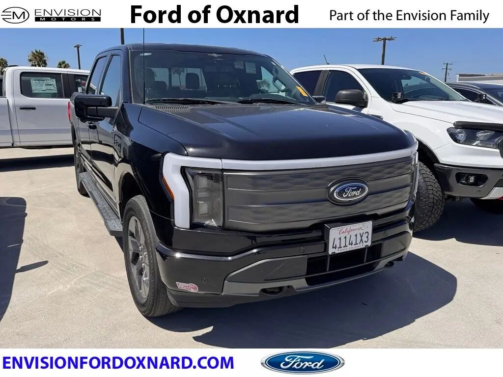2023 Ford F-150 Lightning Lariat — photo 1 of 3
