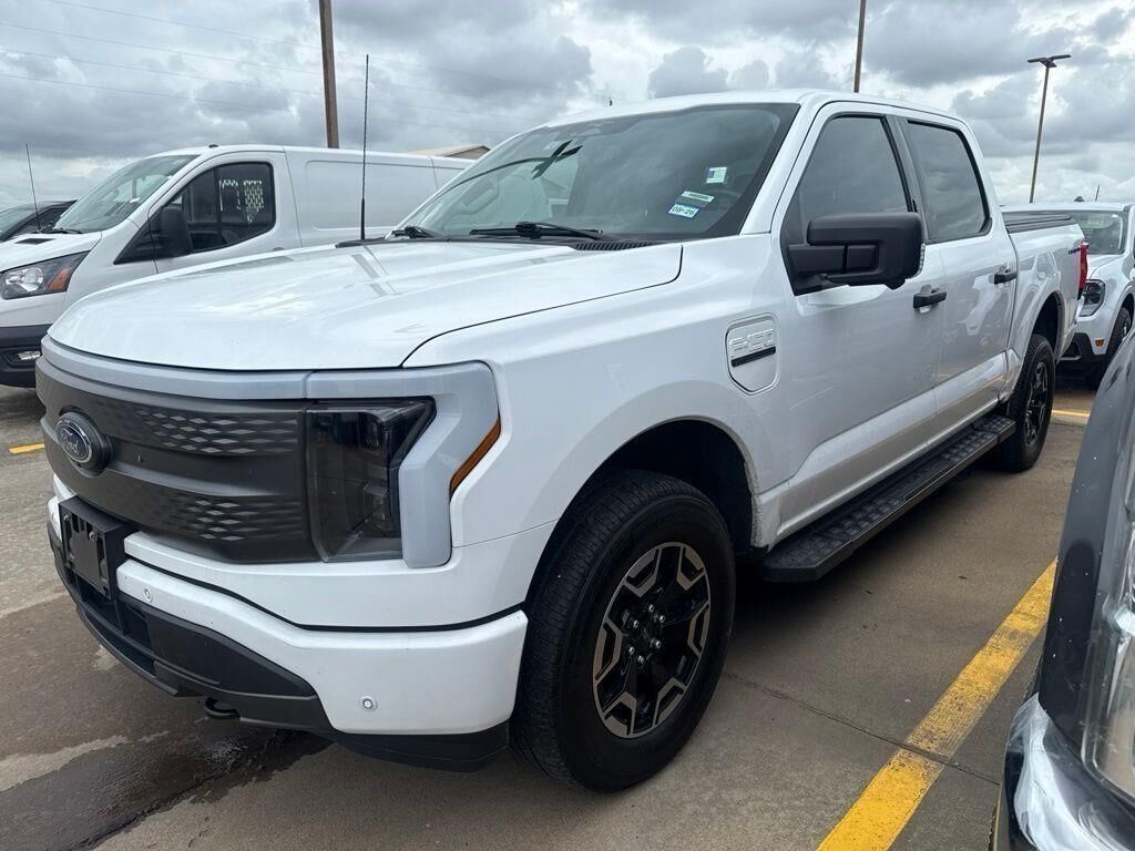 2023 Ford F-150 Lightning XLT — photo 1 of 1