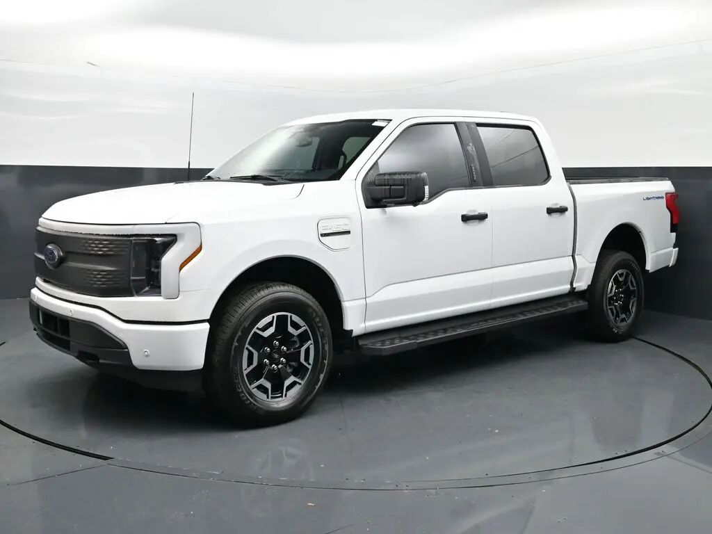2023 Ford F-150 Lightning XLT — photo 1 of 13