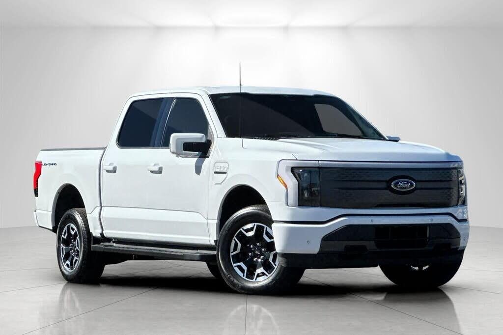 2023 Ford F-150 Lightning XLT — photo 1 of 1