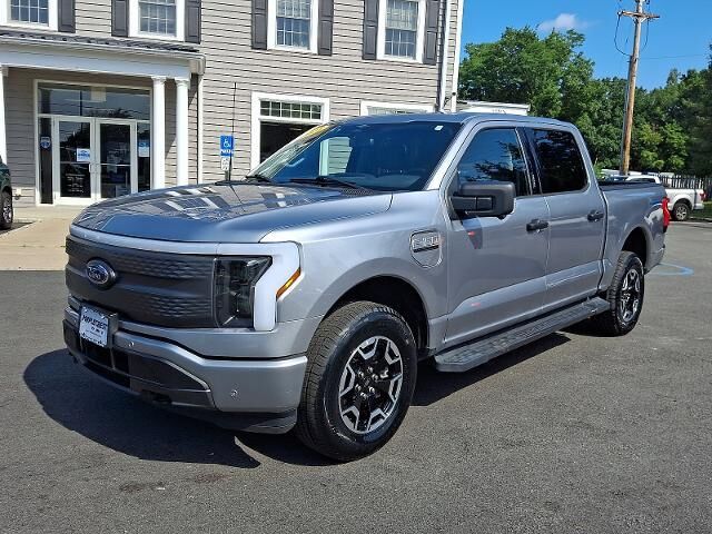 2023 Ford F-150 Lightning XLT