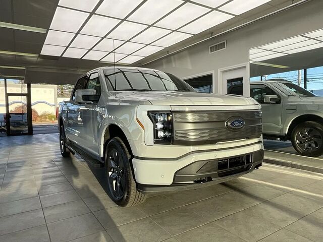 2023 Ford F-150 Lightning Lariat