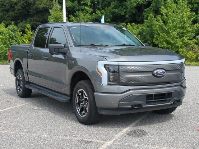 2023 Ford F-150 Lightning XLT — photo 1 of 13