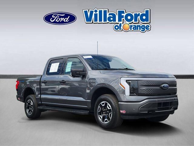 2023 Ford F-150 Lightning XLT — photo 1 of 13