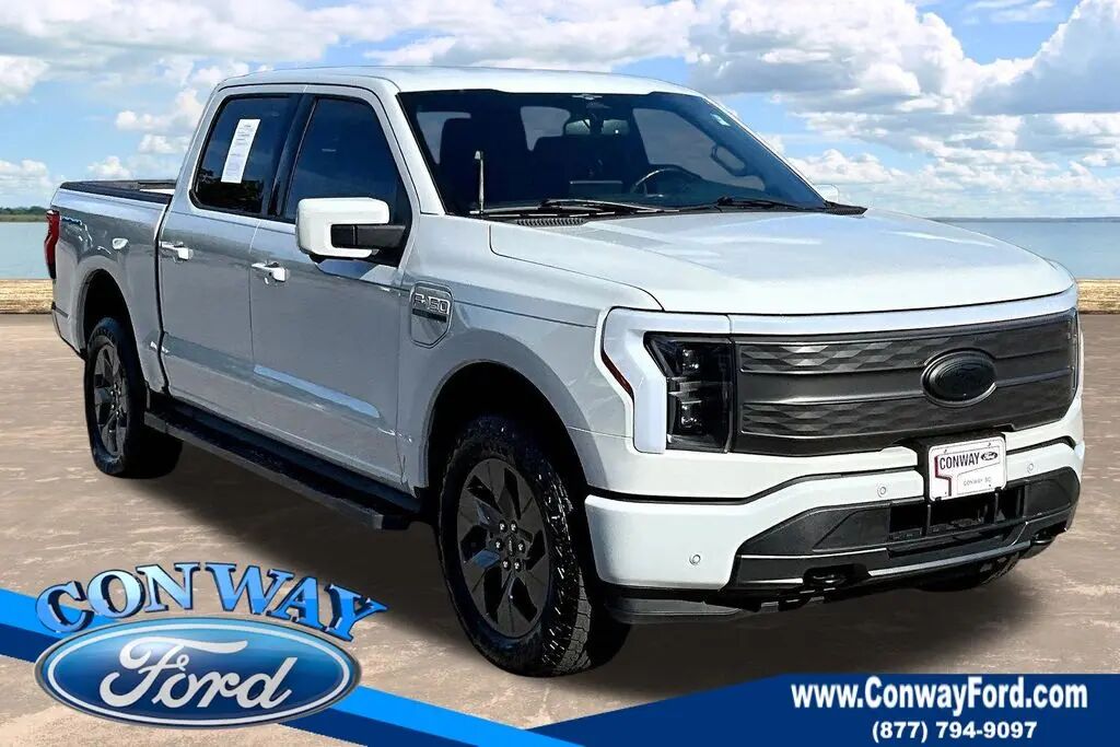 2023 Ford F-150 Lightning Lariat — photo 1 of 12