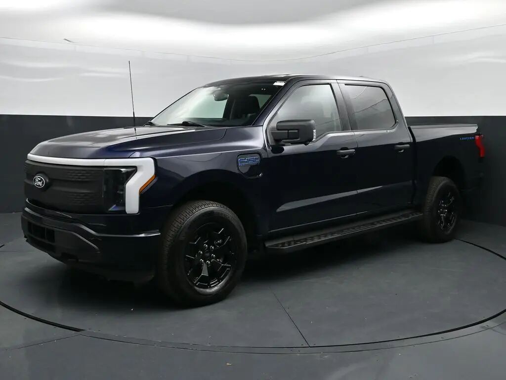 2025 Ford F-150 Lightning XLT — photo 1 of 13
