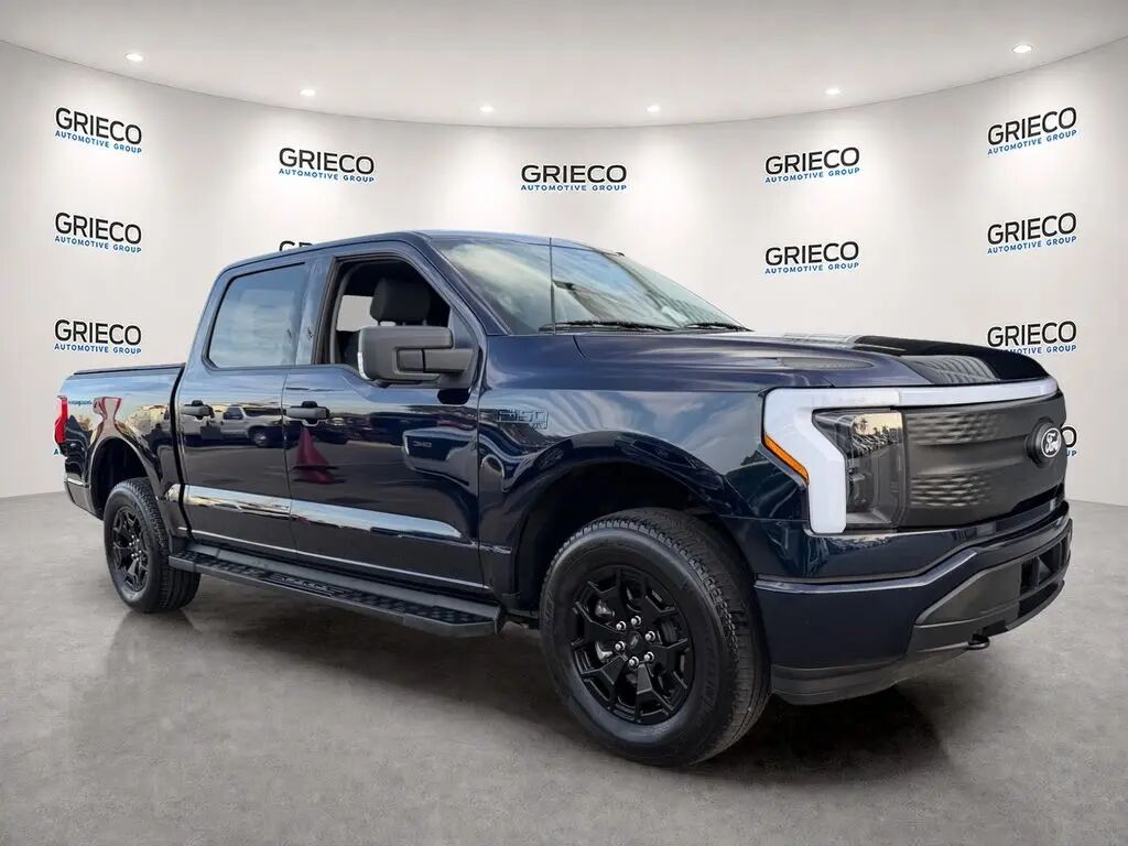 2025 Ford F-150 Lightning XLT — photo 1 of 13