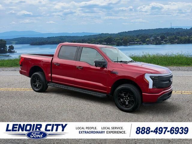 2025 Ford F-150 Lightning XLT — photo 1 of 13