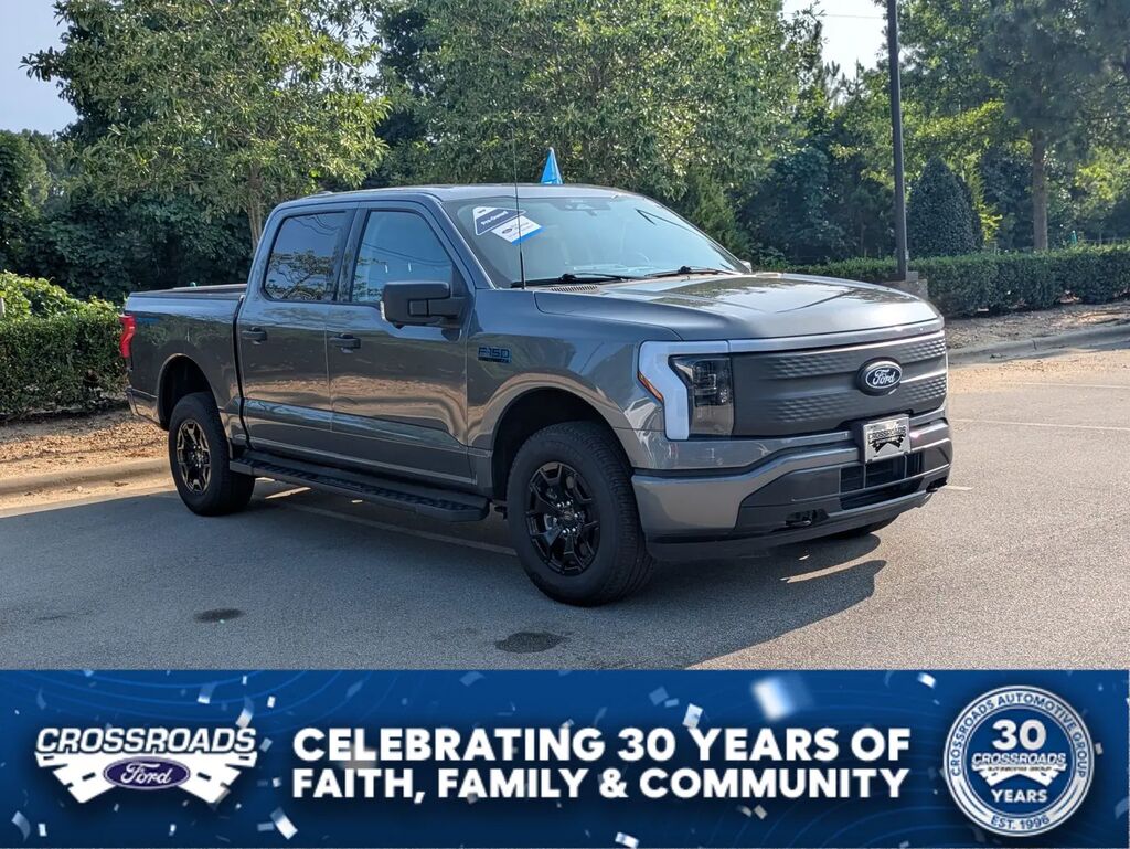 2025 Ford F-150 Lightning XLT — photo 1 of 13