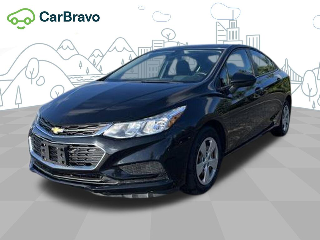 2018 Chevrolet Cruze LS — photo 1 of 7