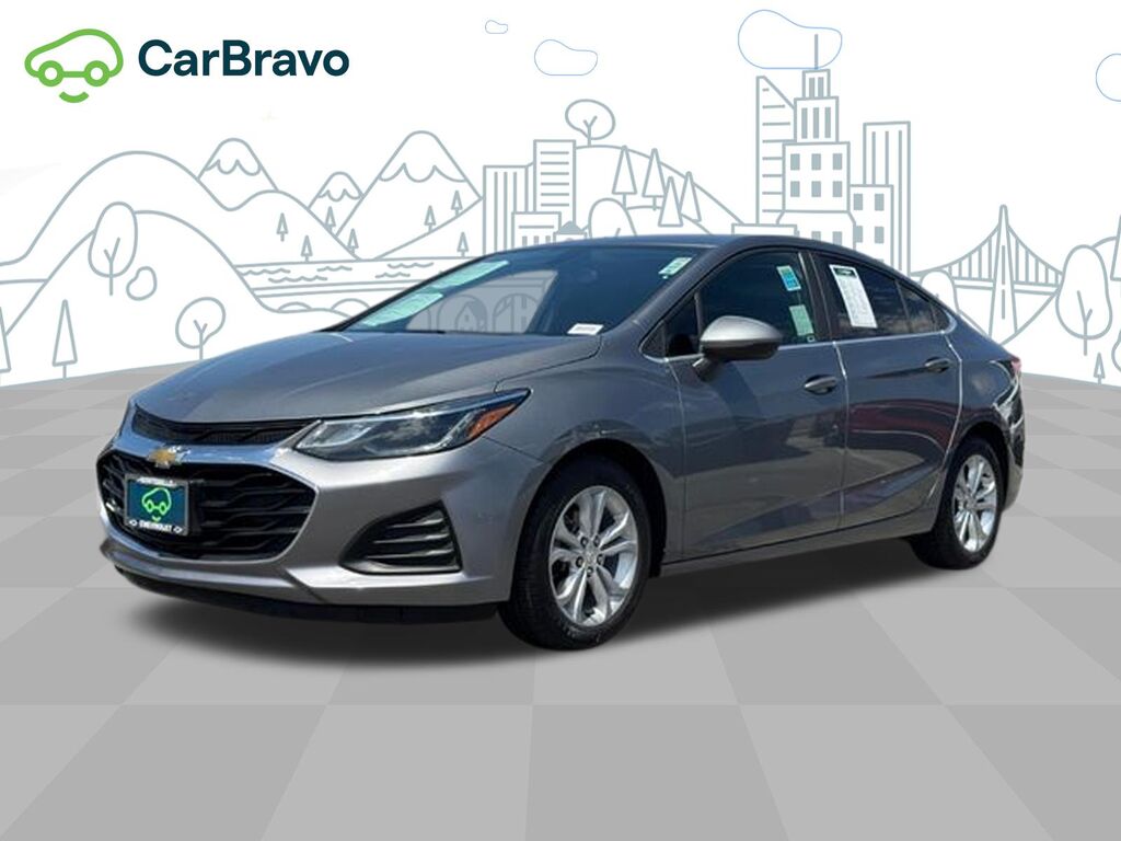 2019 Chevrolet Cruze LT — photo 1 of 7