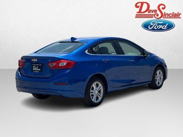 2017 Chevrolet Cruze LT Auto — photo 1 of 3