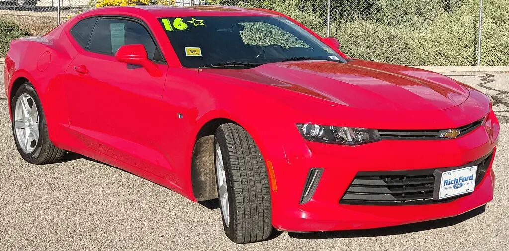 2016 Chevrolet Camaro LT — photo 1 of 13