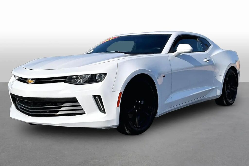 2017 Chevrolet Camaro LT — photo 1 of 13