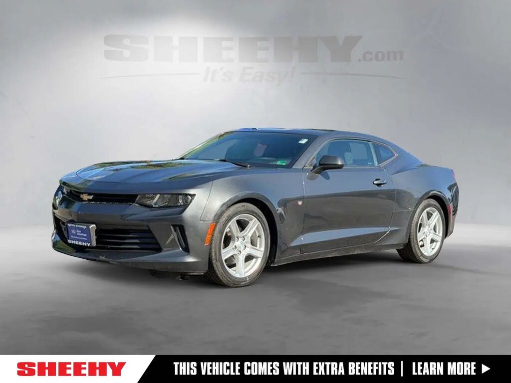 2018 Chevrolet Camaro LT — photo 1 of 10