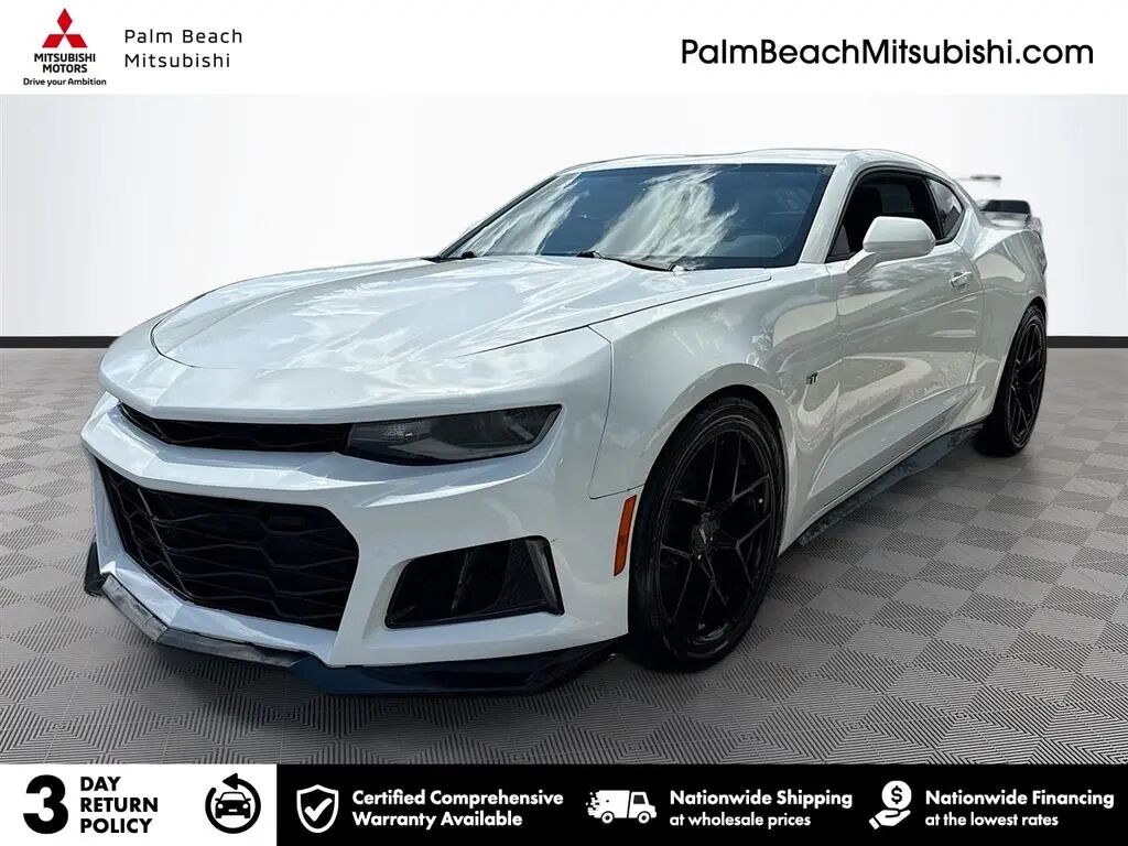 2017 Chevrolet Camaro LT — photo 1 of 13