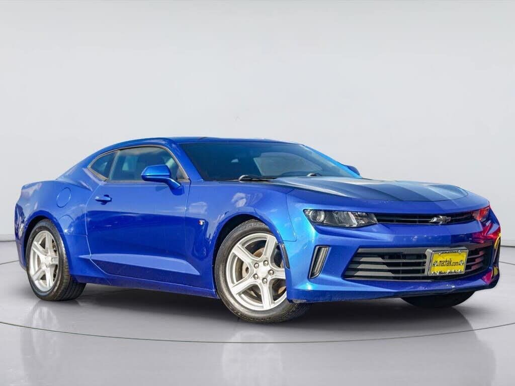2018 Chevrolet Camaro LT — photo 1 of 1
