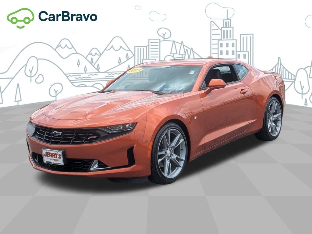 2022 Chevrolet Camaro 2LT — photo 1 of 7