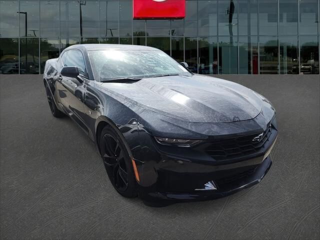 2023 Chevrolet Camaro LT — photo 1 of 13