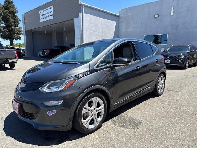 2019 Chevrolet Bolt EV LT — photo 1 of 4