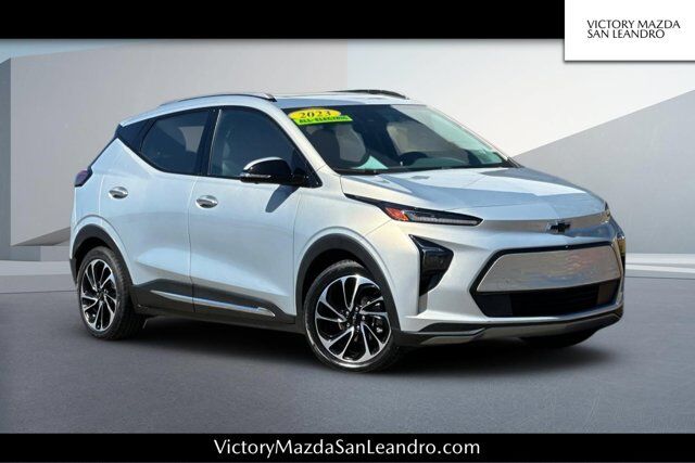 2023 Chevrolet Bolt EUV Premier — photo 1 of 12