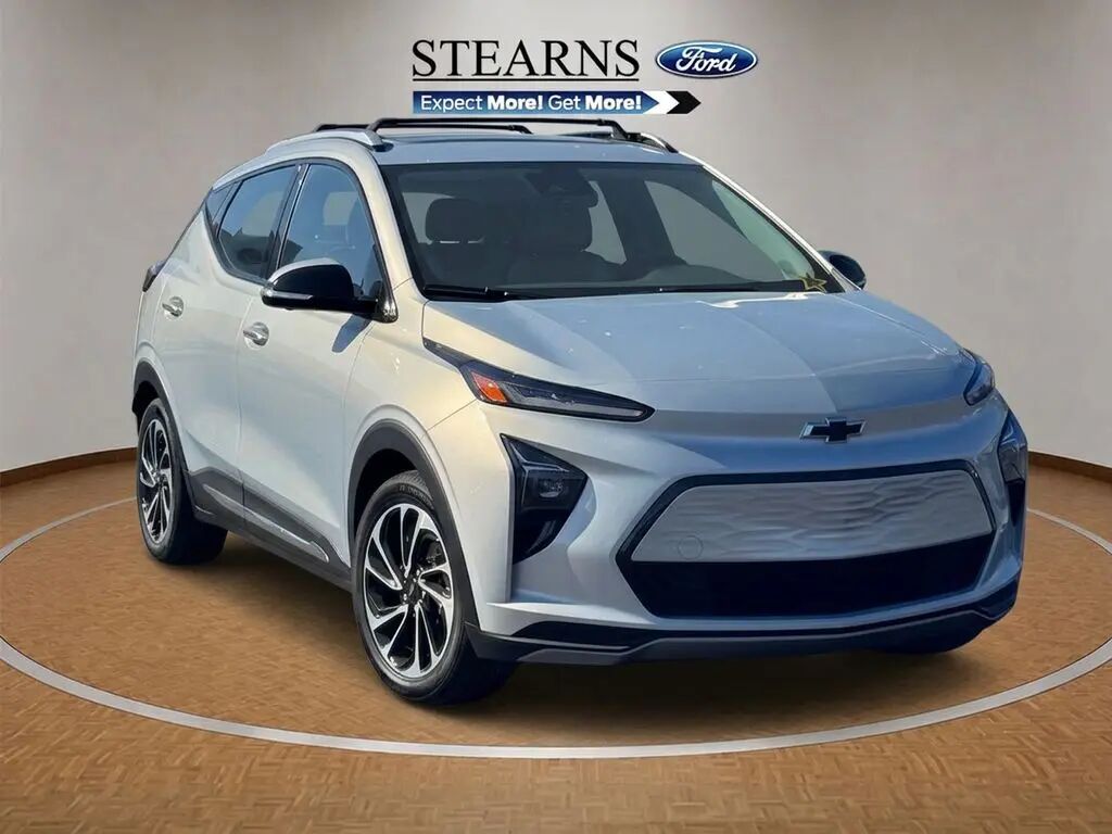 2023 Chevrolet Bolt EUV Premier — photo 1 of 13