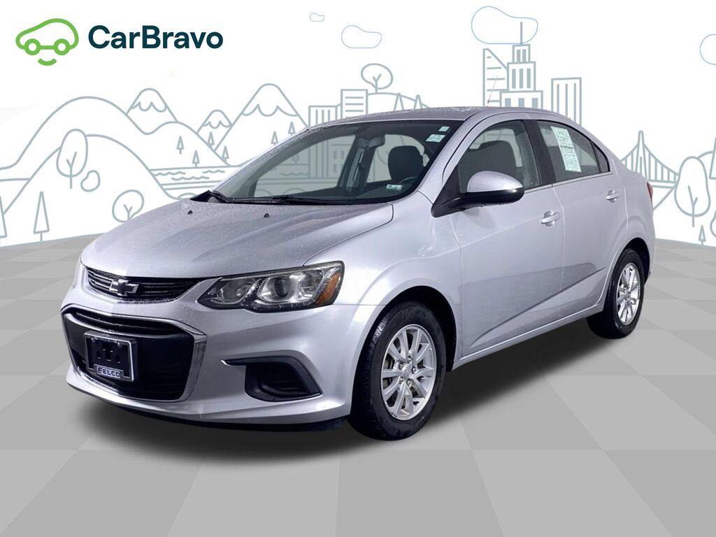 2017 Chevrolet Sonic LT — photo 1 of 7
