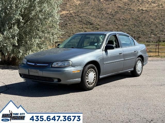 2004 Chevrolet Classic Base