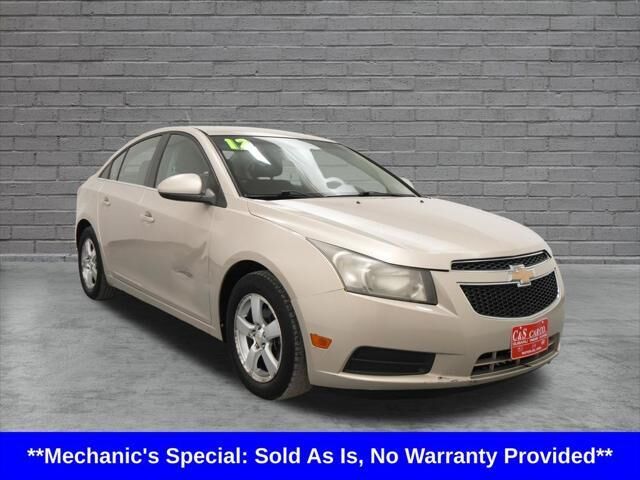 2012 Chevrolet Cruze LT — photo 1 of 13